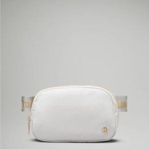 NWT Lululemon Everywhere Belt Bag 1L Vapor/Gold/White Wordmark